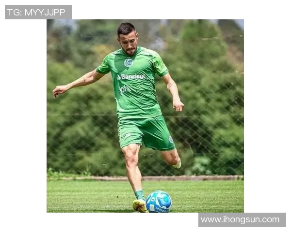 从球星眼神解读足球智慧与比赛心理探寻绿茵场上的独特魅力