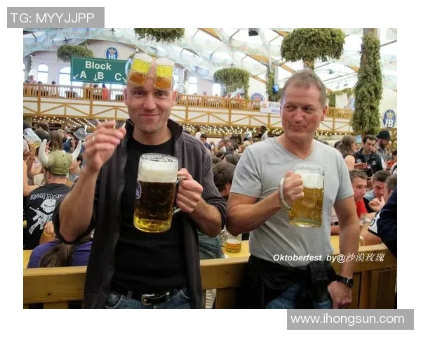 慕尼黑啤酒节足球球星聚集庆祝盛事 展现魅力与激情